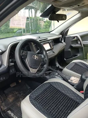 Toyota RAV4 XLE 4dr SUV AWD (2.5L 4cyl 6A) 2018 Black