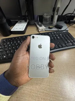 Apple iPhone 7 32 GB Silver