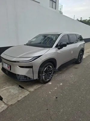 Toyota bZ3 2025 Silver