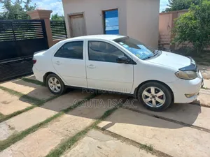 Toyota Yaris Base Sedan 4dr 2010 White
