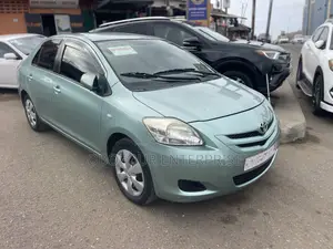 Toyota Belta 2010 Green