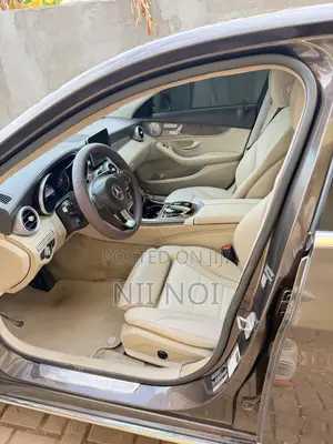 Mercedes-Benz C300 Luxury 4dr AWD 4Matic Sedan (2.0L 4cyl 7A) 2015