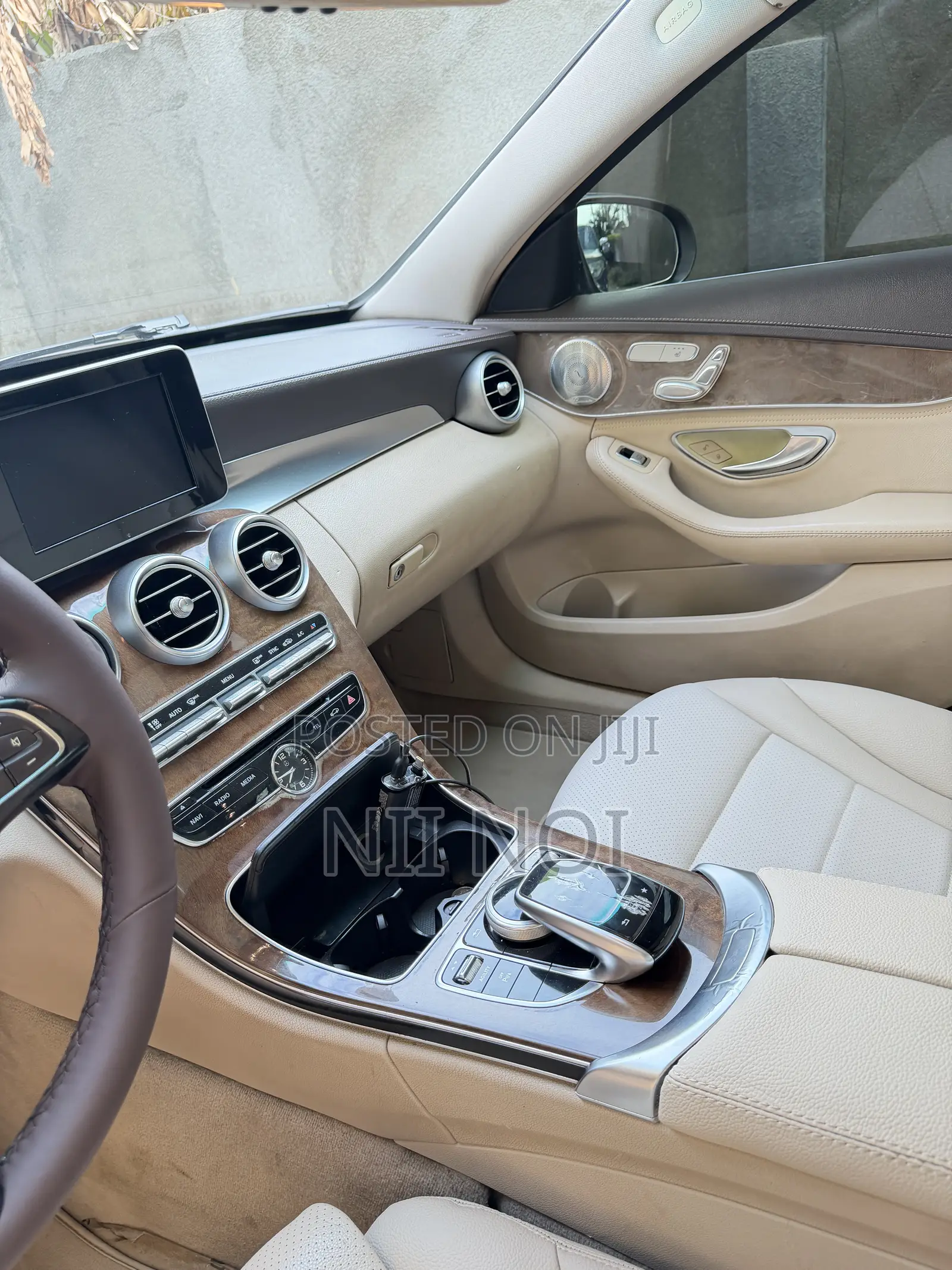 Mercedes-Benz C300 Luxury 4dr AWD 4Matic Sedan (2.0L 4cyl 7A) 2015