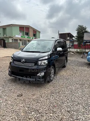 Toyota Voxy V 2WD 8-Seater 2012 Black