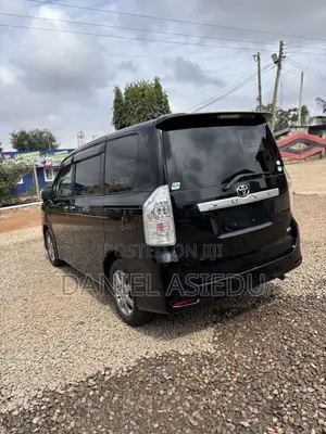 Toyota Voxy V 2WD 8-Seater 2012 Black