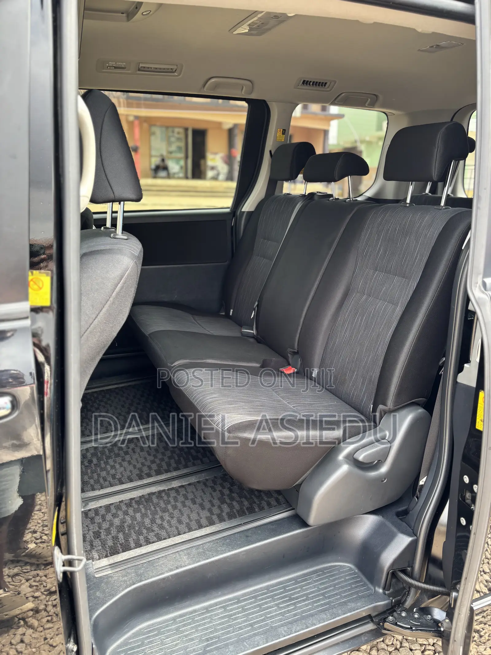 Toyota Voxy V 2WD 8-Seater 2012 Black