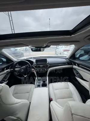 Honda Accord Sport (2.0L 4cyl Turbo 10A) 2019 White