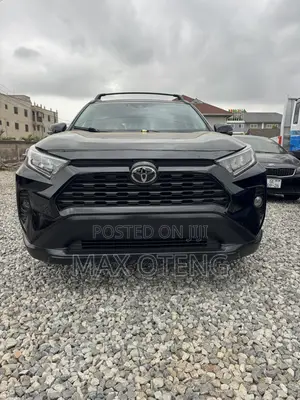 Toyota RAV4 XLE 2022 Black