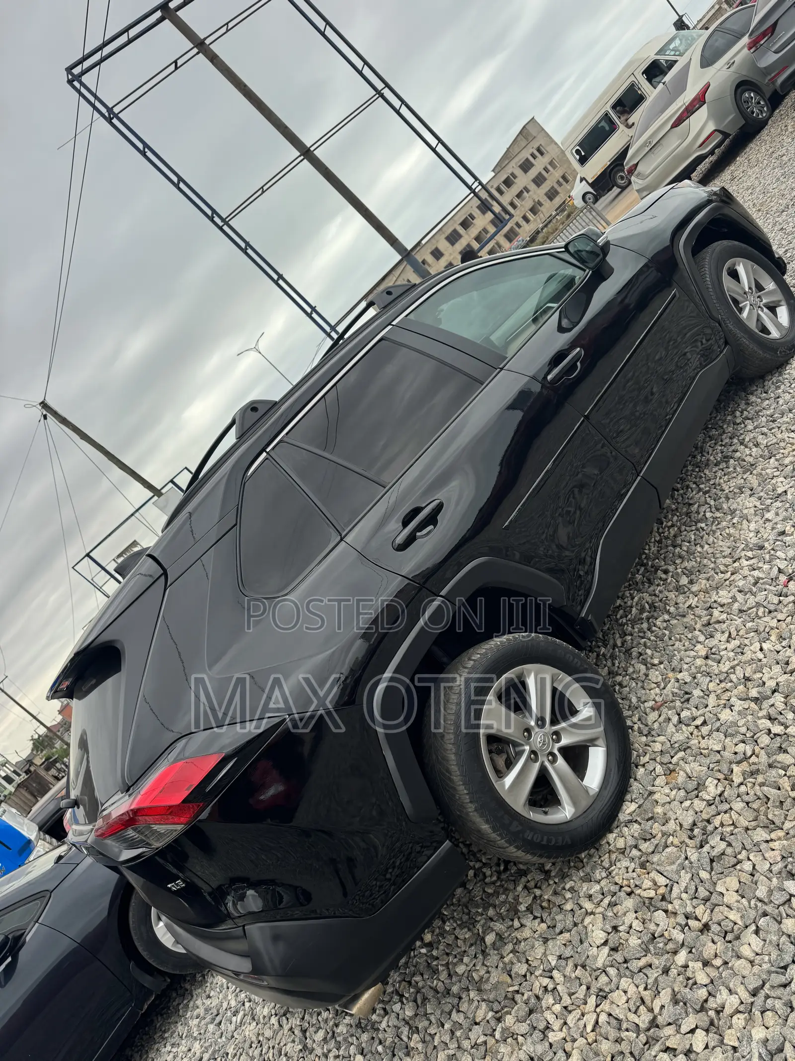Toyota RAV4 XLE 2022 Black