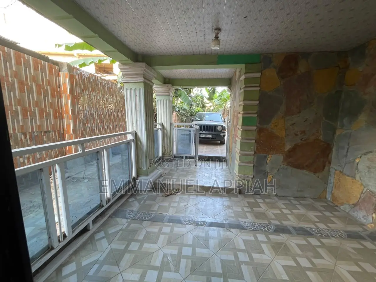 2bdrm Apartment in Ablekuma Curve for rent