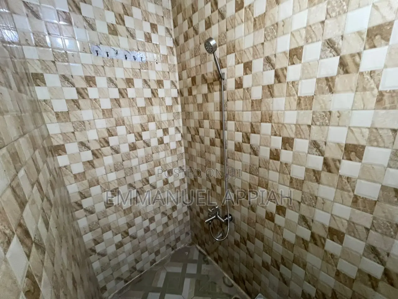 2bdrm Apartment in Ablekuma Curve for rent