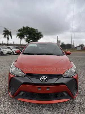 Toyota Yaris L Hatchback 5dr 2016 Red