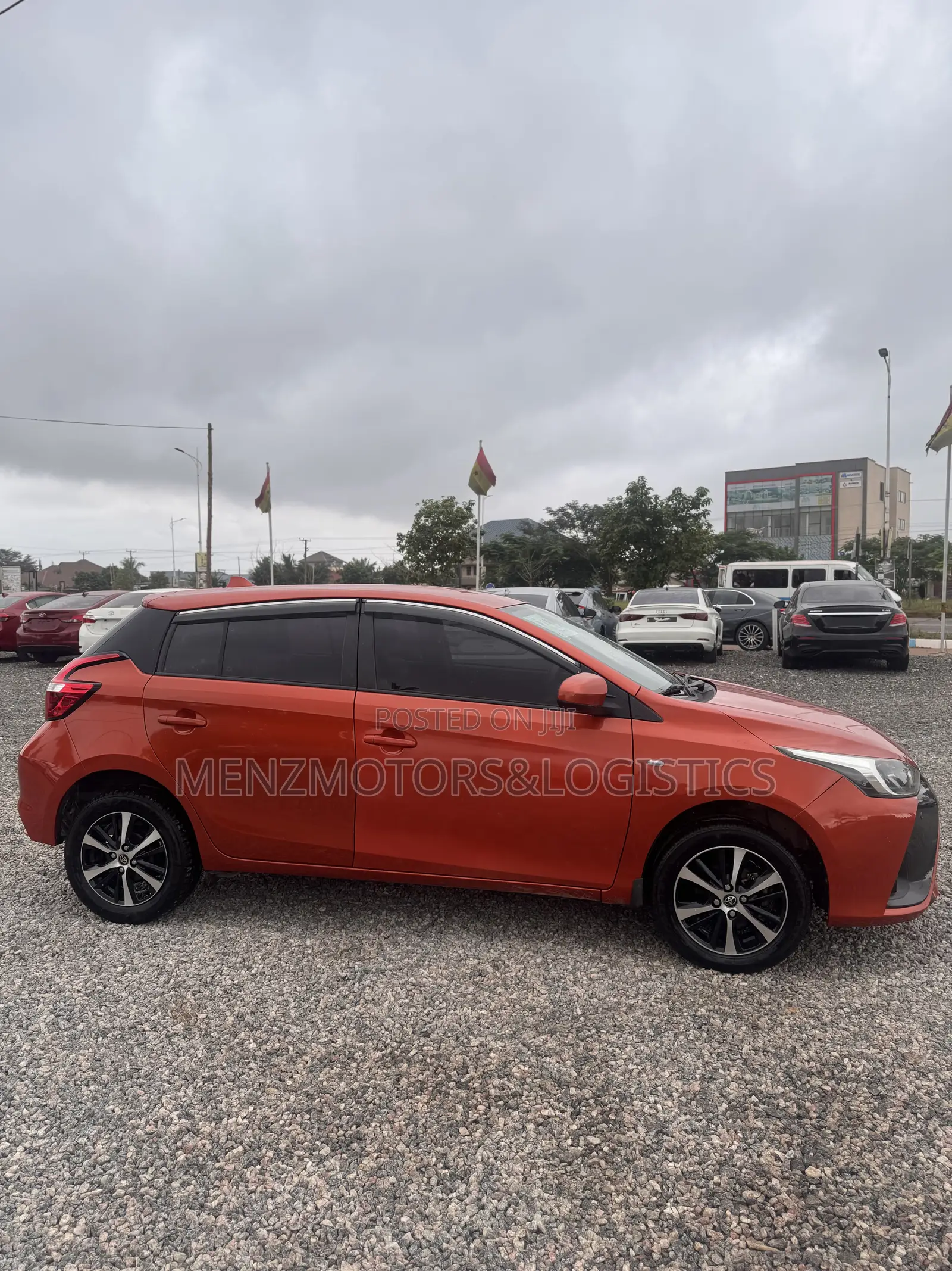 Toyota Yaris L Hatchback 5dr 2016 Red