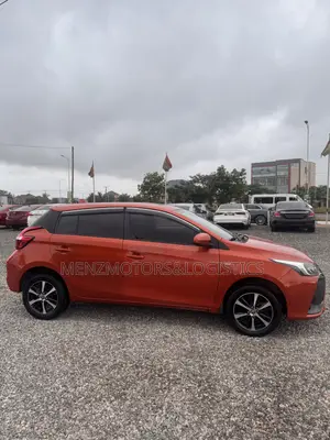Toyota Yaris L Hatchback 5dr 2016 Red