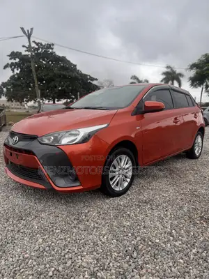 Toyota Yaris L Hatchback 5dr 2016 Red