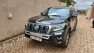 Toyota Land Cruiser Prado 2022 Black