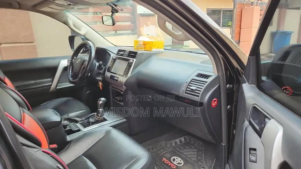 Toyota Land Cruiser Prado 2022 Black