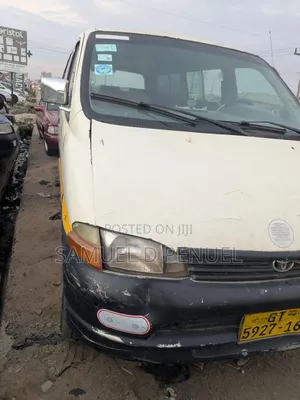 Toyota HiAce 2009 White