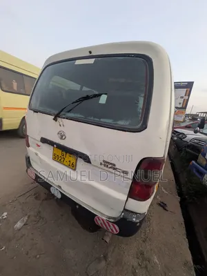 Toyota HiAce 2009 White