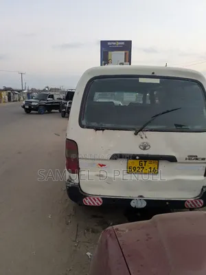 Toyota HiAce 2009 White