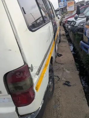 Toyota HiAce 2009 White