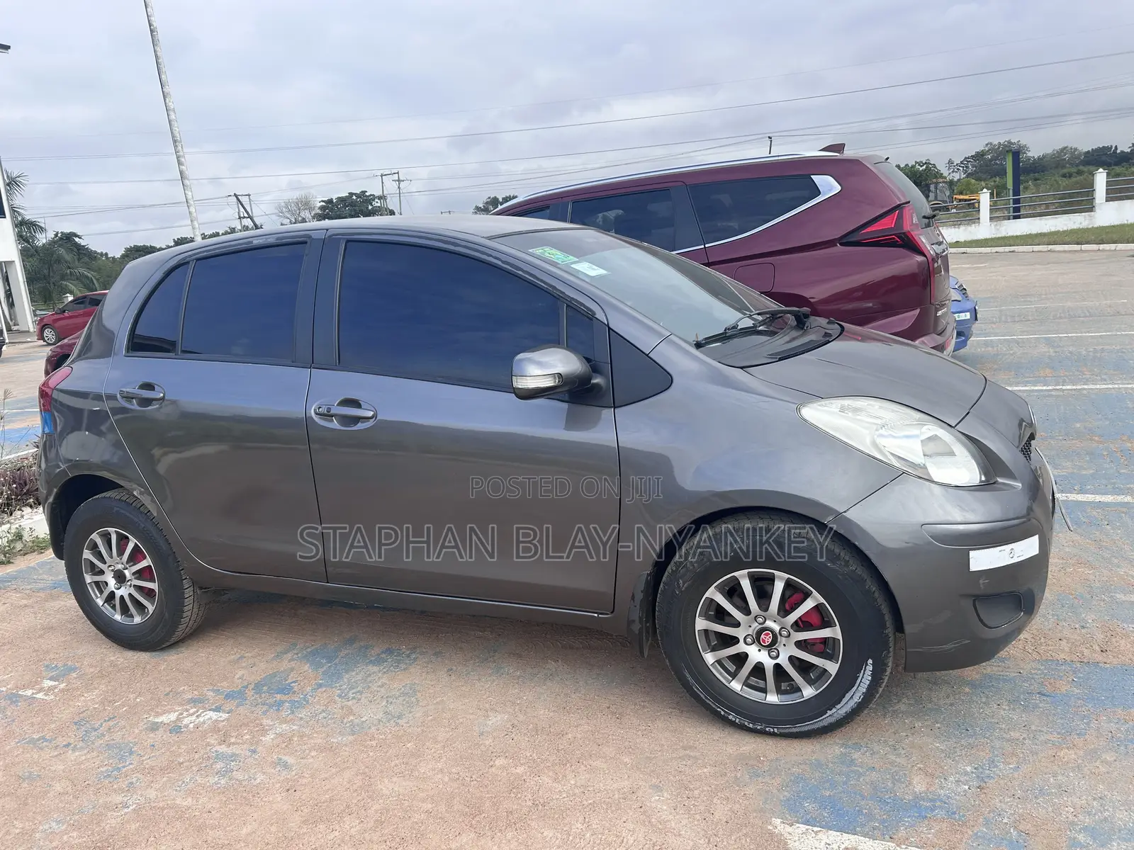 Toyota Vitz 1.3 AWD 5dr 2011 Gray
