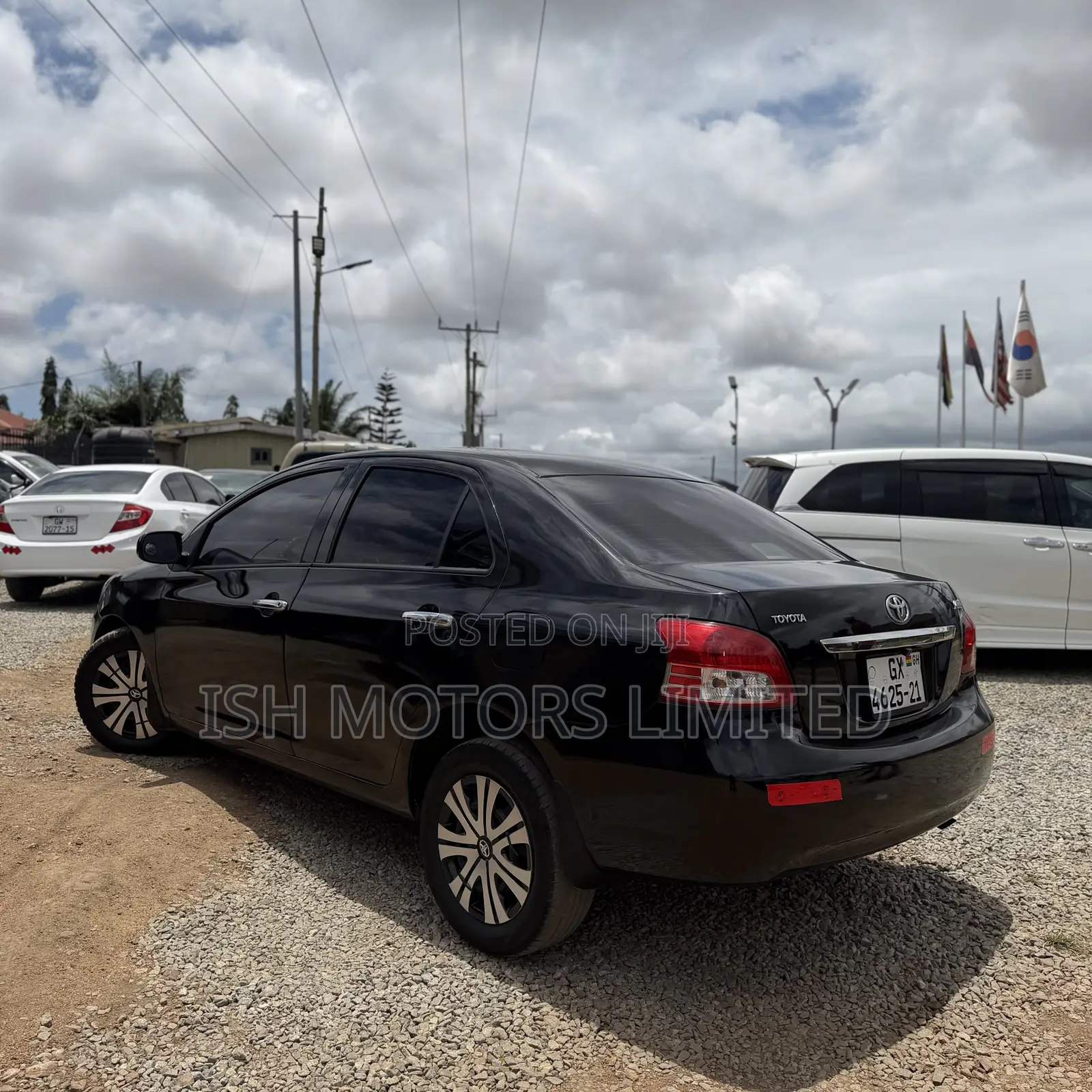 Toyota Yaris Base Sedan 4dr 2010 Black