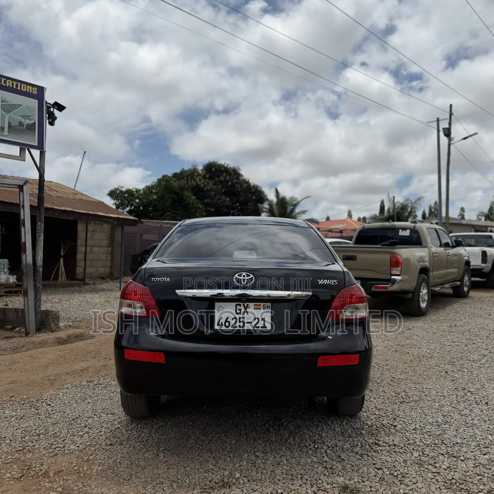 Toyota Yaris Base Sedan 4dr 2010 Black