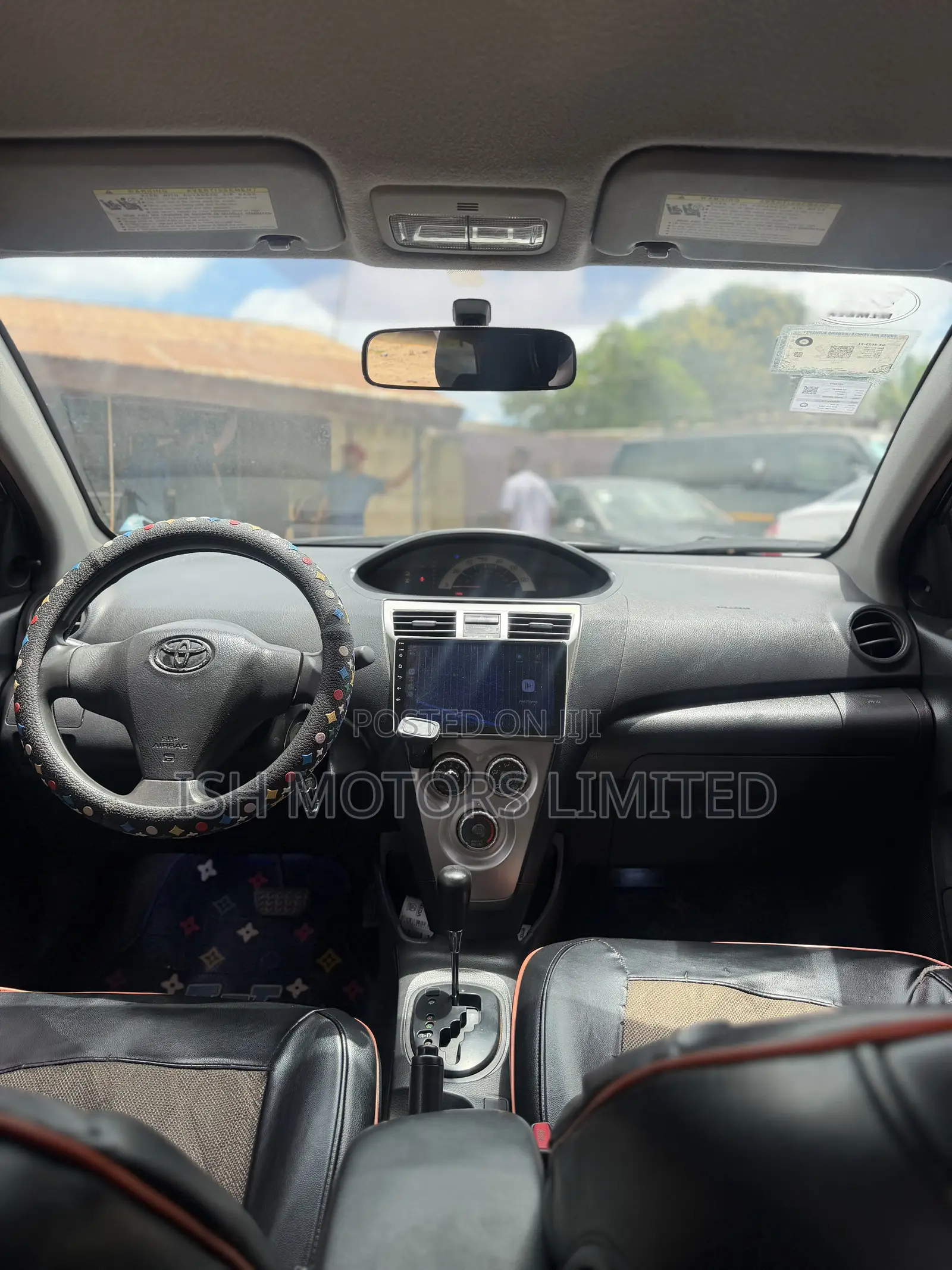 Toyota Yaris Base Sedan 4dr 2010 Black