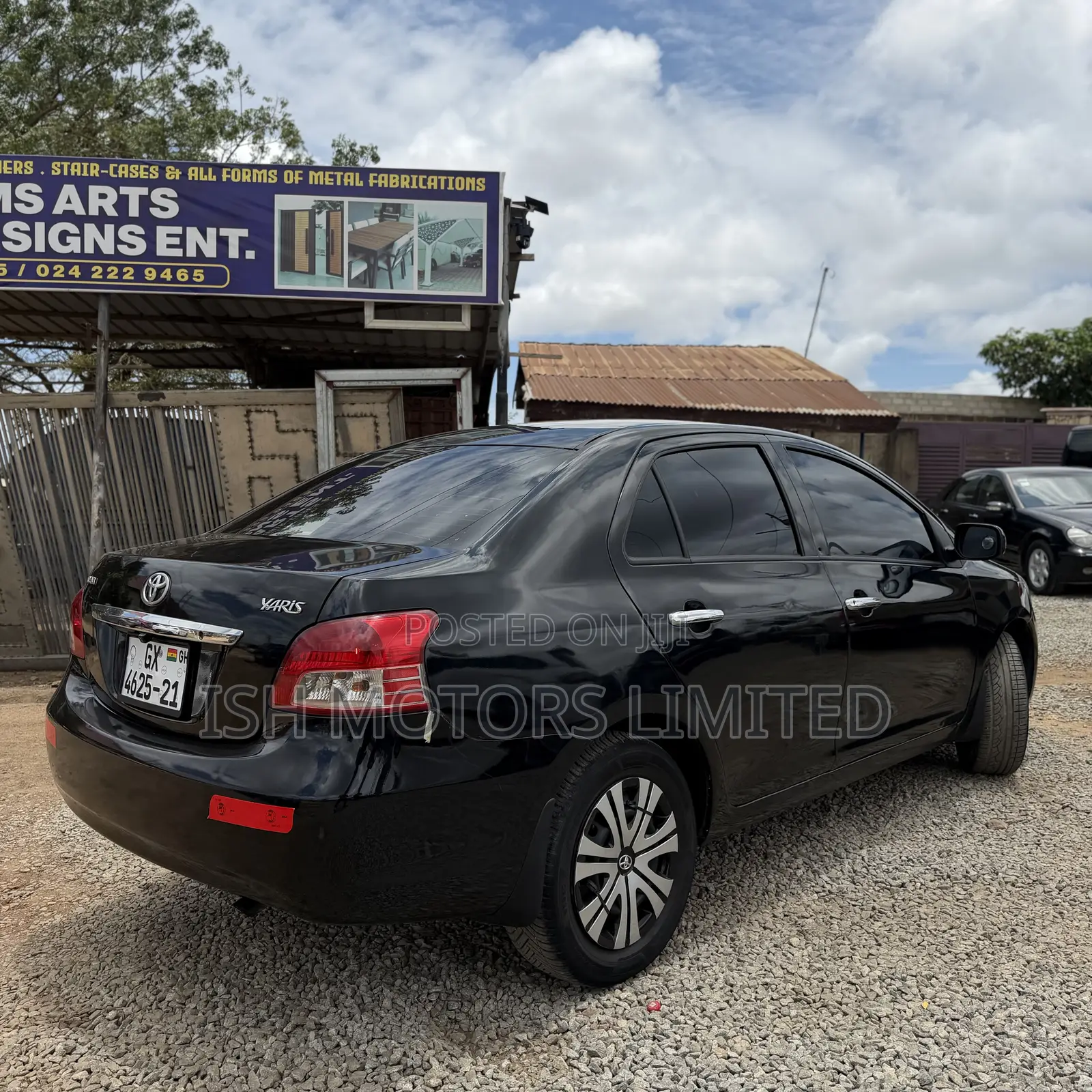 Toyota Yaris Base Sedan 4dr 2010 Black