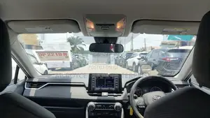 Toyota RAV4 LE AWD 2020 White
