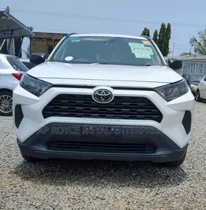 Toyota RAV4 LE AWD 2020 White
