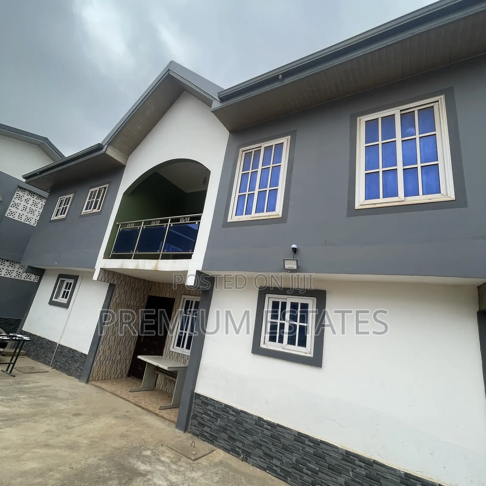 3bdrm Apartment in Ashaley Botwe for rent