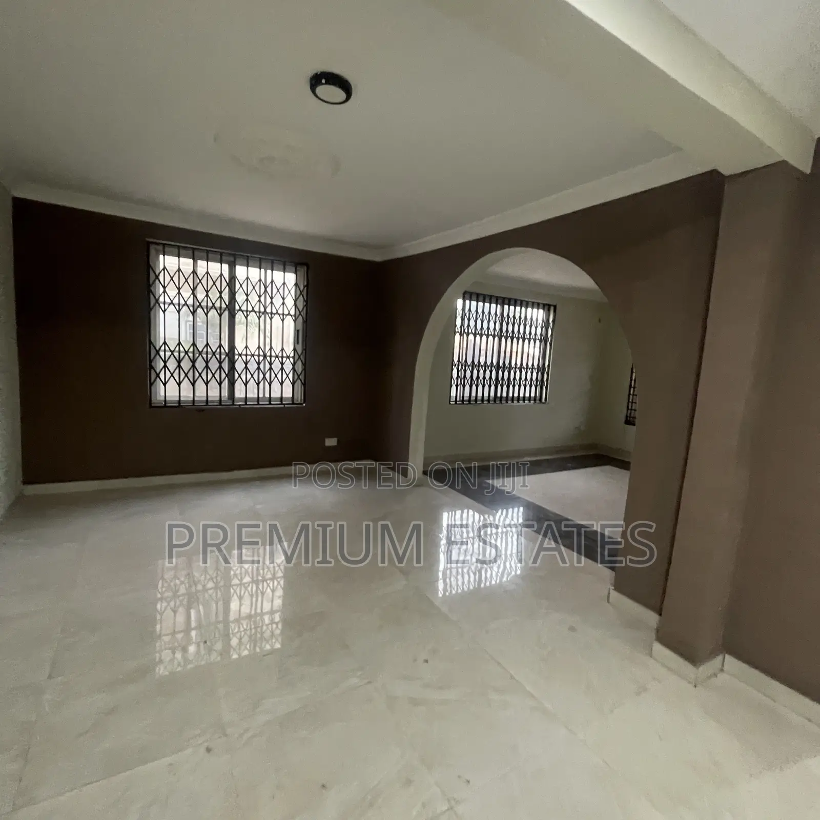 3bdrm Apartment in Ashaley Botwe for rent