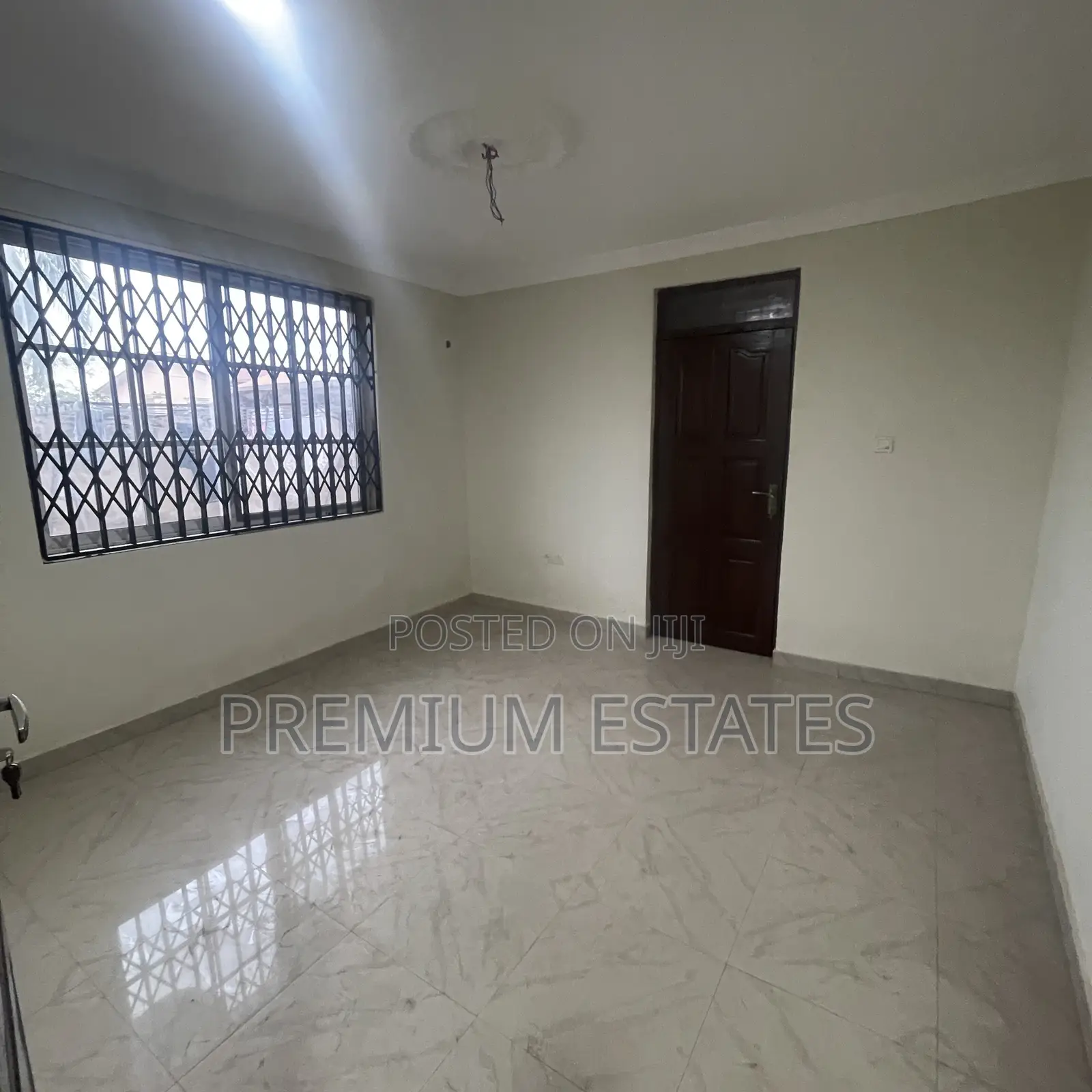 3bdrm Apartment in Ashaley Botwe for rent