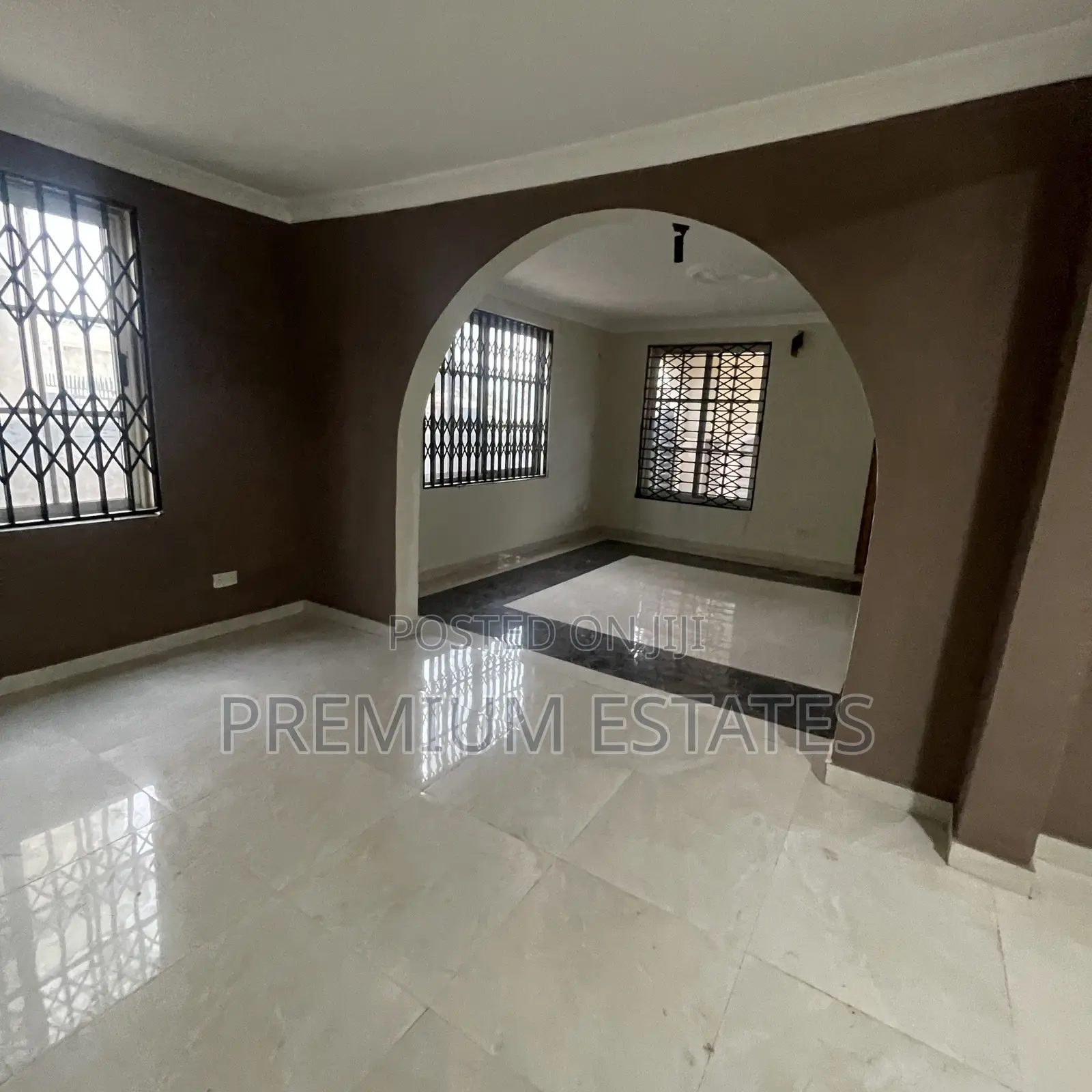 3bdrm Apartment in Ashaley Botwe for rent