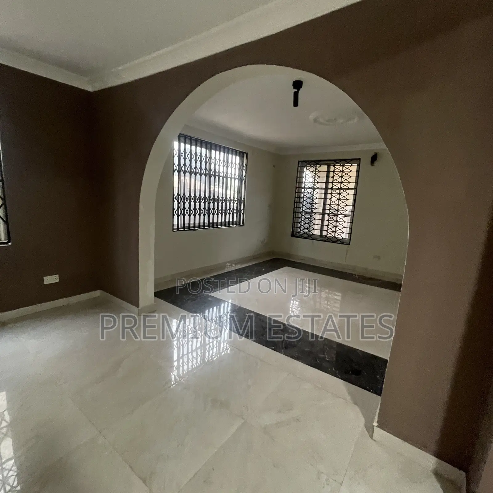 3bdrm Apartment in Ashaley Botwe for rent