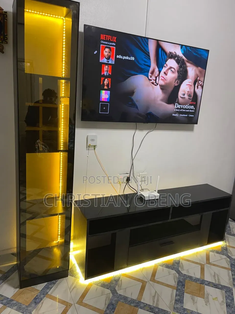 TV Wall Unit With Glass