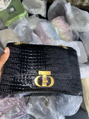 Croc-Embossed Crosdbody Bag
