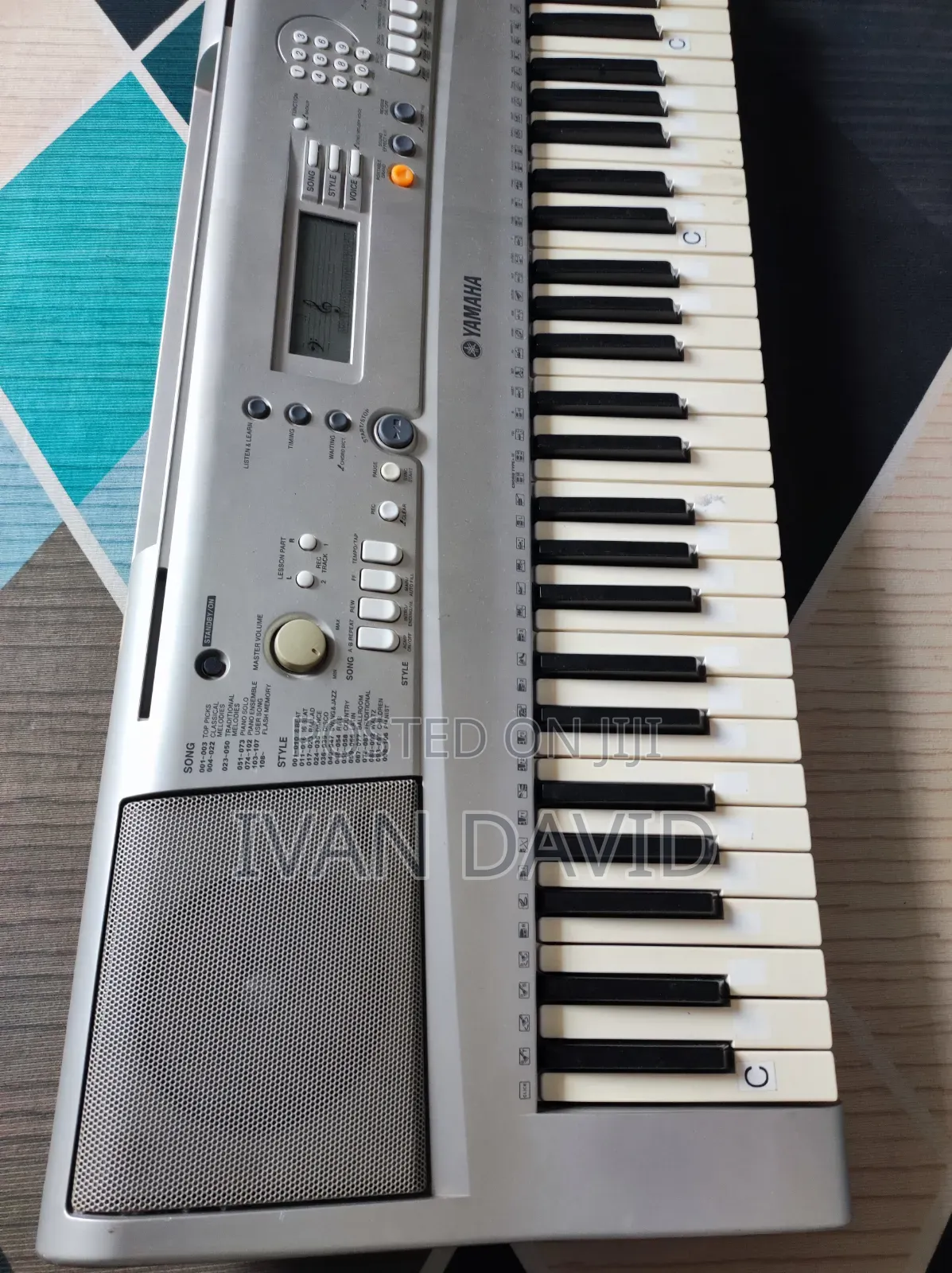 Yamaha PSR E303 Electronic Keyboard