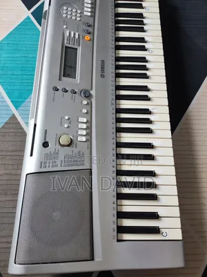 Yamaha PSR E303 Electronic Keyboard