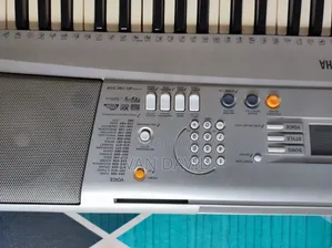 Yamaha PSR E303 Electronic Keyboard