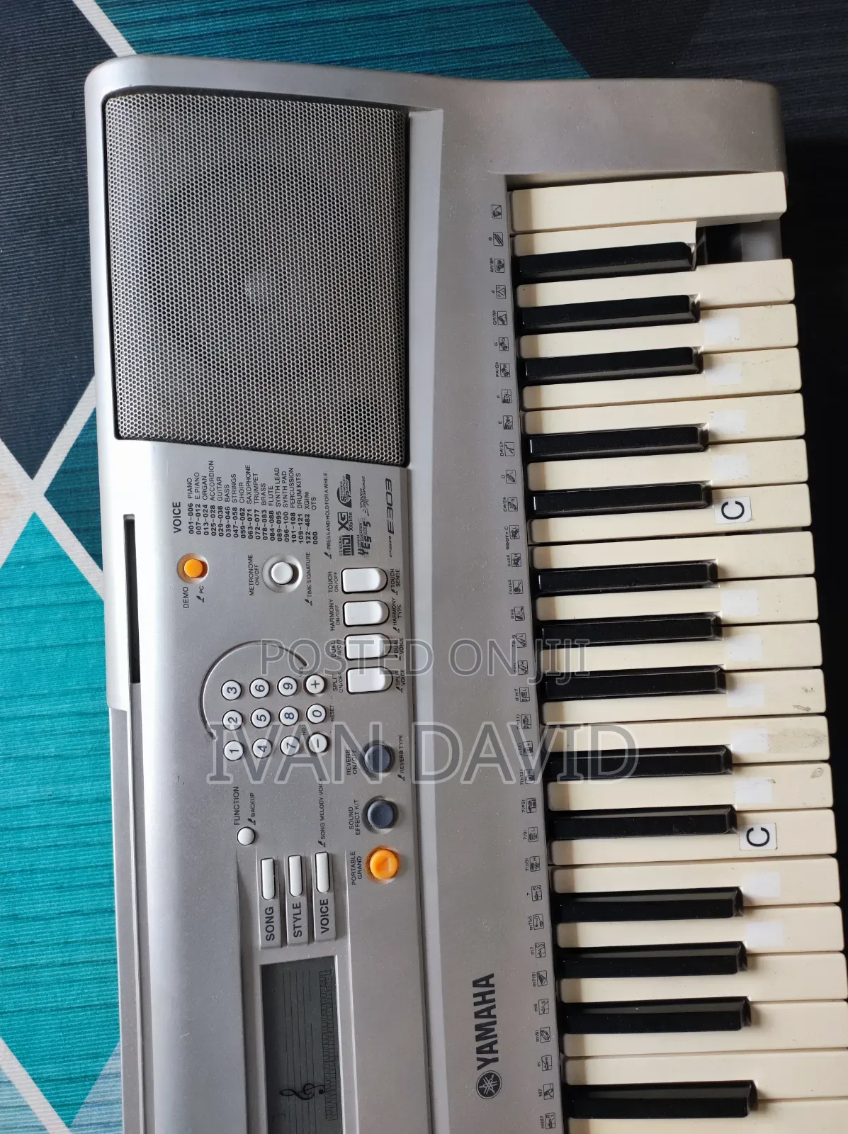 Yamaha PSR E303 Electronic Keyboard