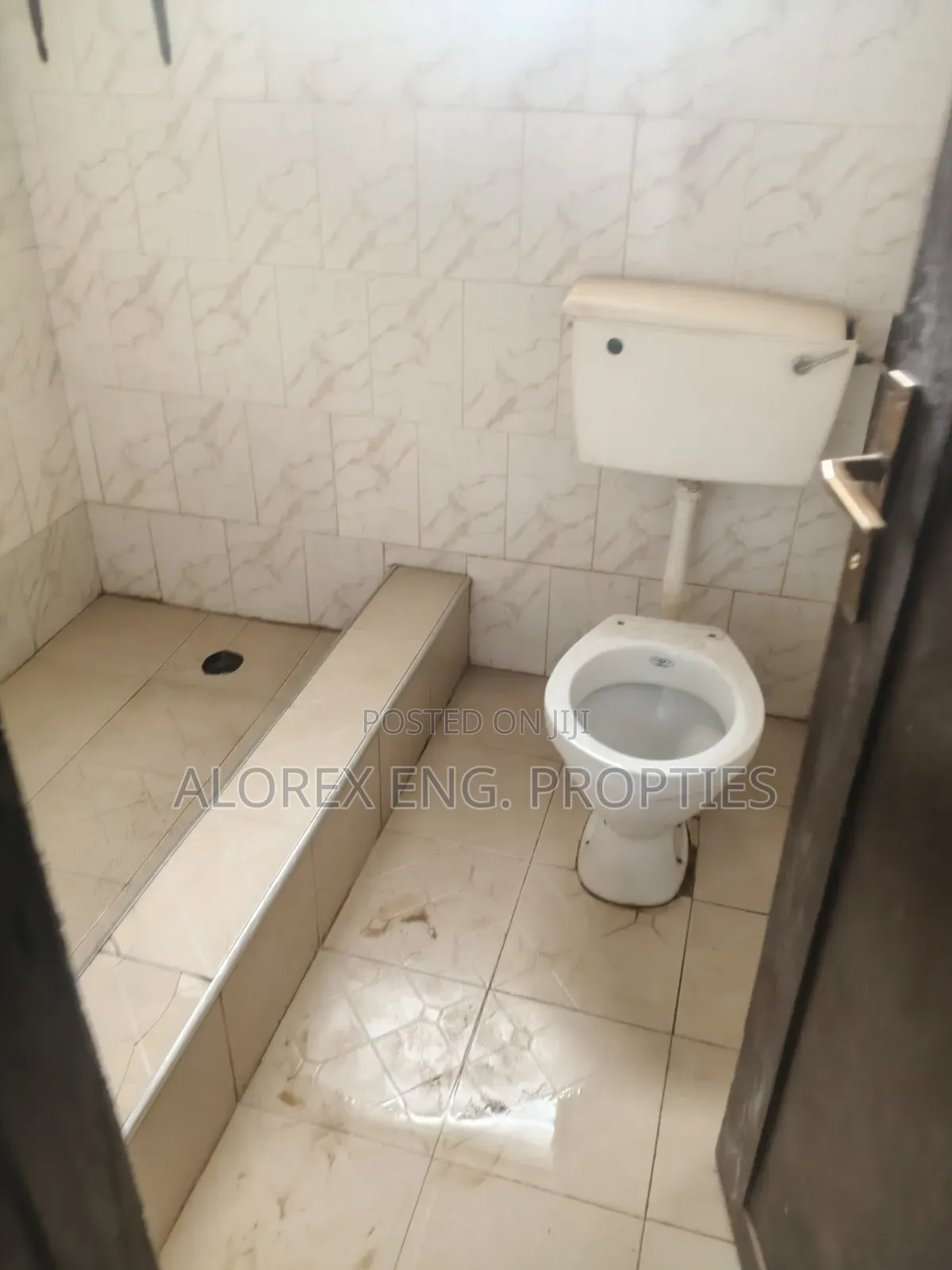 2bdrm Apartment in Adenta, Ashieyie, Frafraha for rent