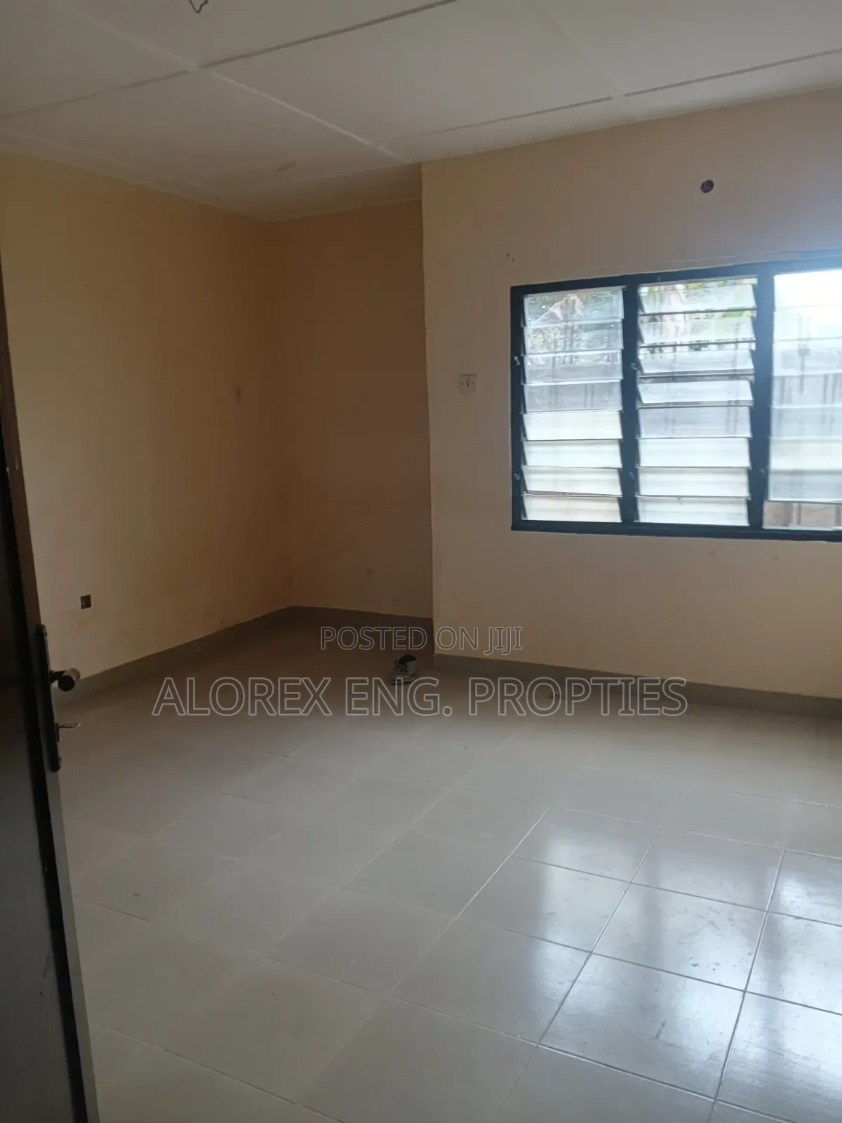 2bdrm Apartment in Adenta, Ashieyie, Frafraha for rent