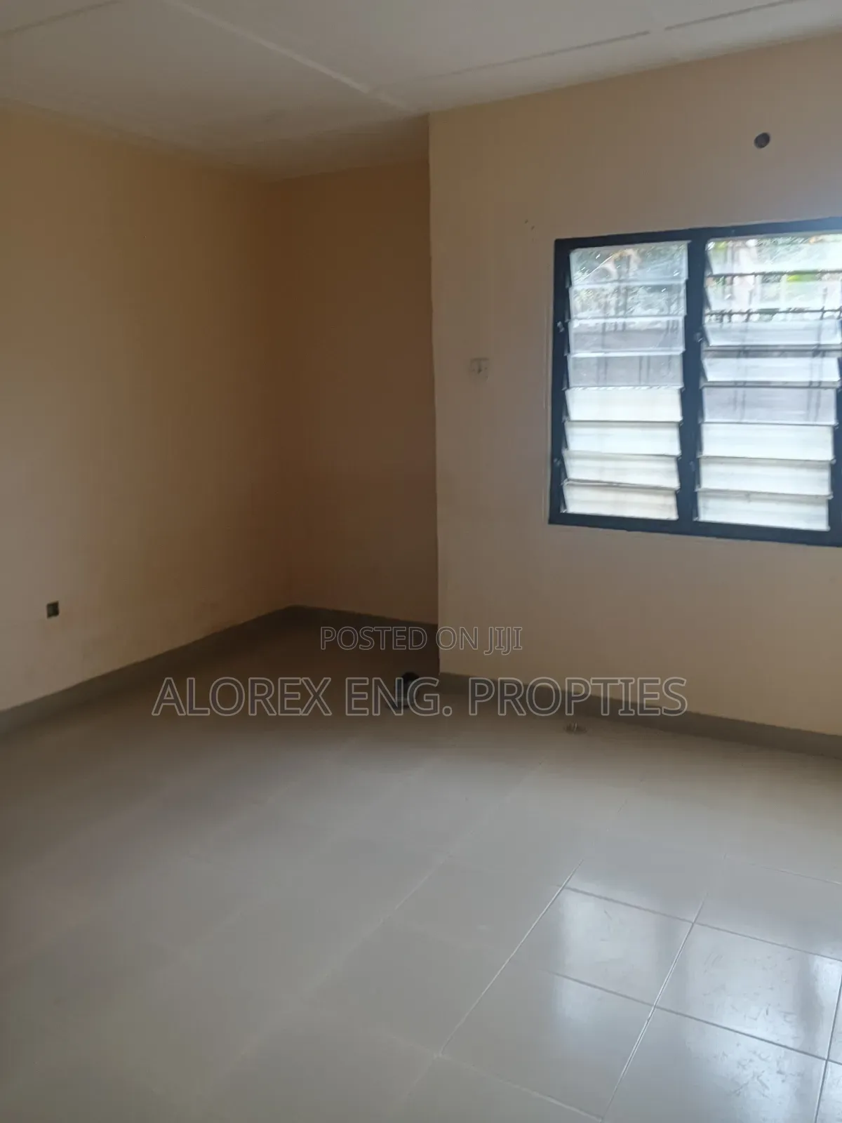 2bdrm Apartment in Adenta, Ashieyie, Frafraha for rent