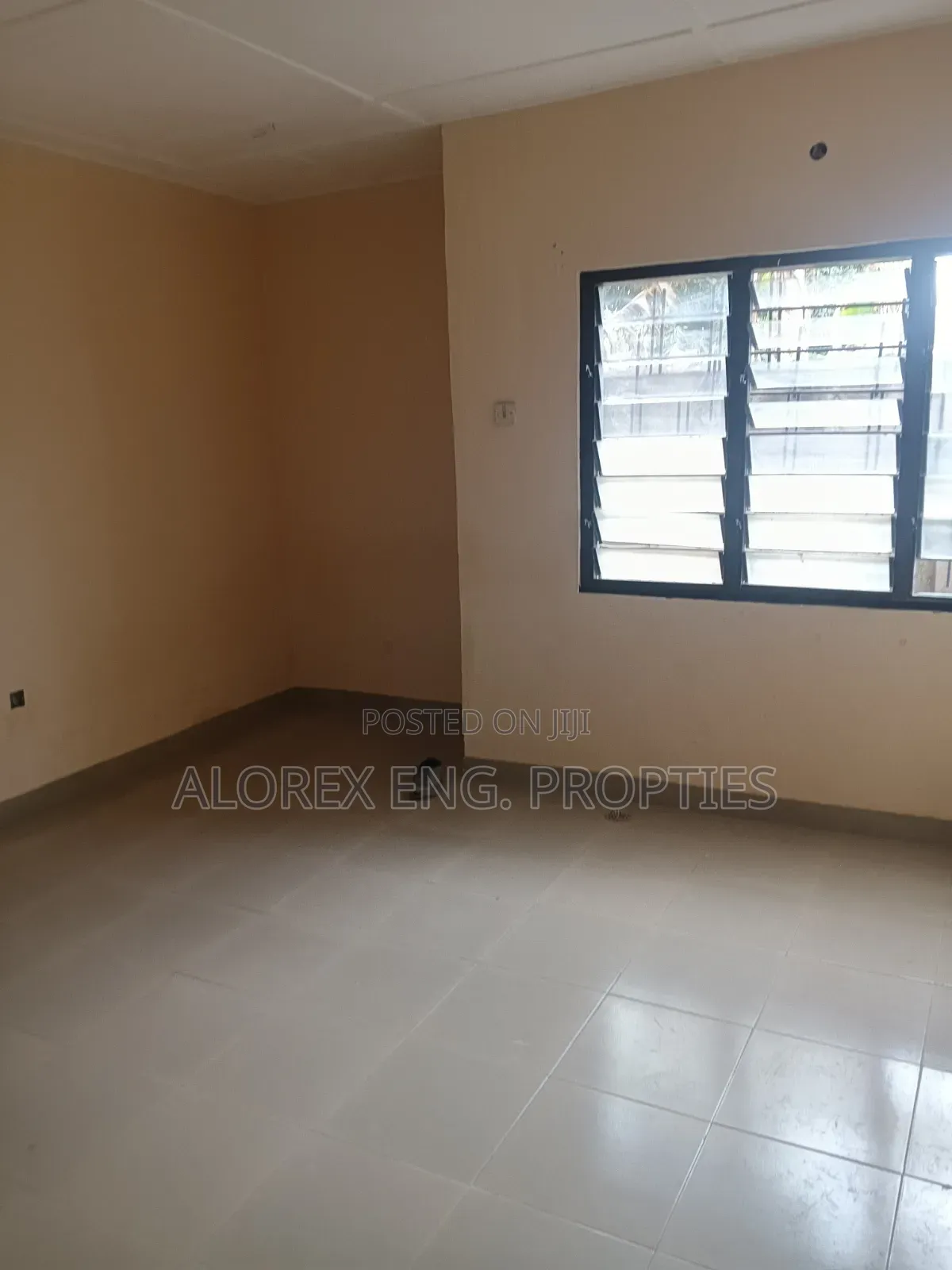 2bdrm Apartment in Adenta, Ashieyie, Frafraha for rent