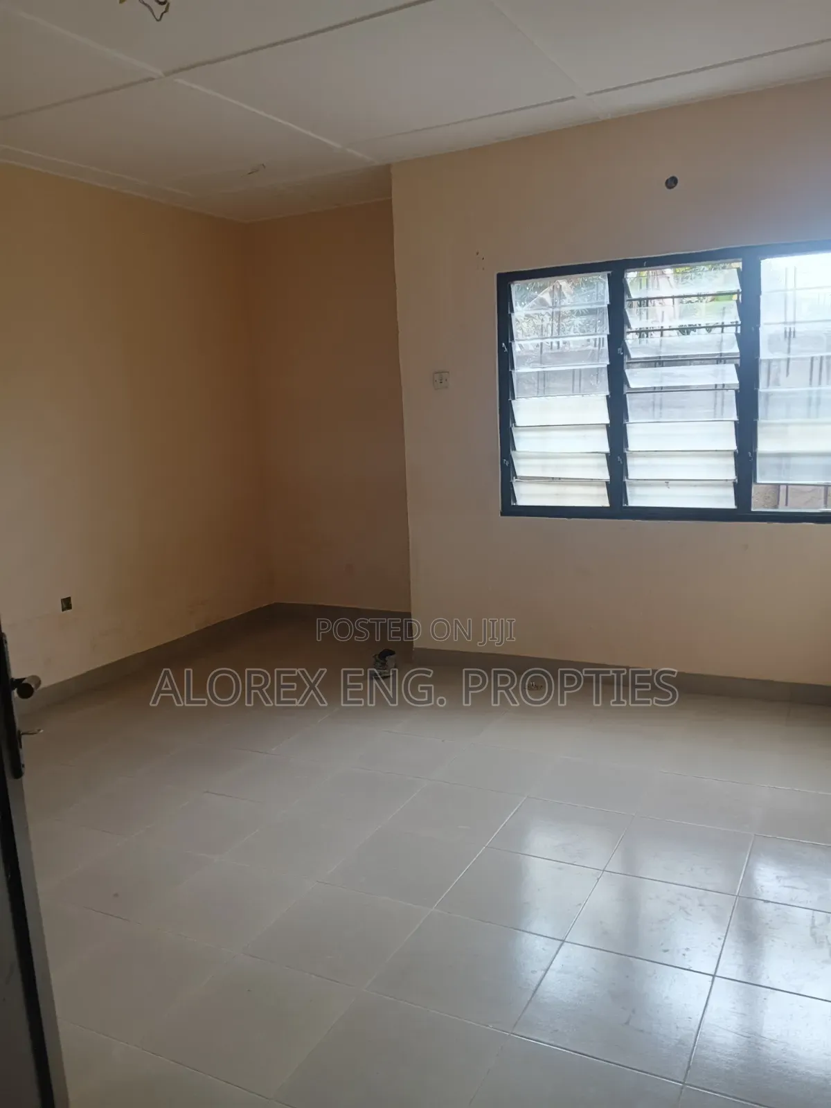 2bdrm Apartment in Adenta, Ashieyie, Frafraha for rent