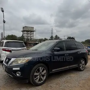 Nissan Pathfinder Platinum 4dr SUV 4WD (3.5L 6cyl CVT) 2014 Black