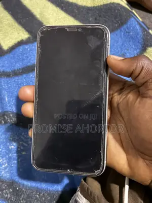Apple iPhone XR 64 GB White